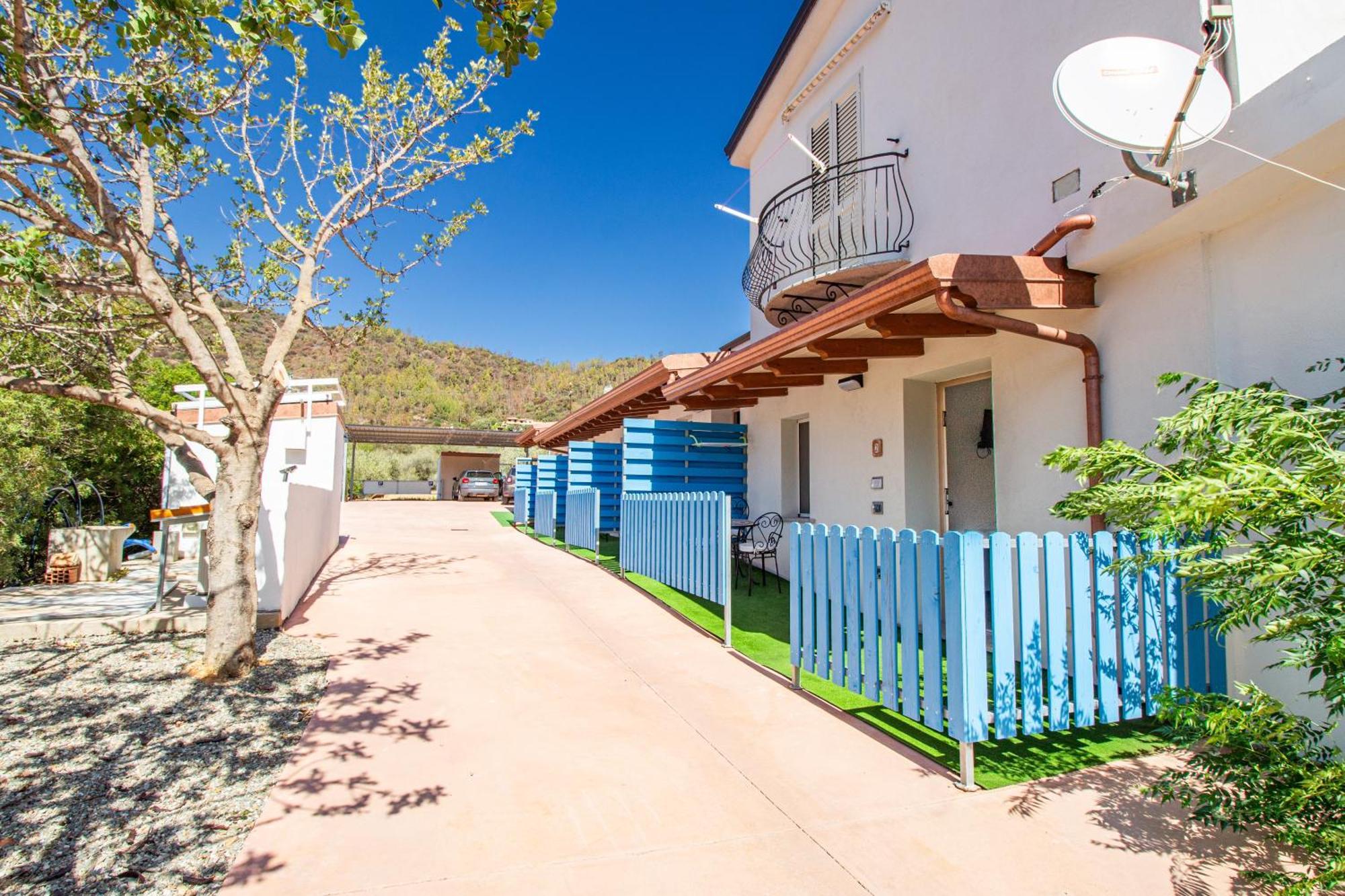S'Omu E Chicchinu Rooms Cardedu Bagian luar foto