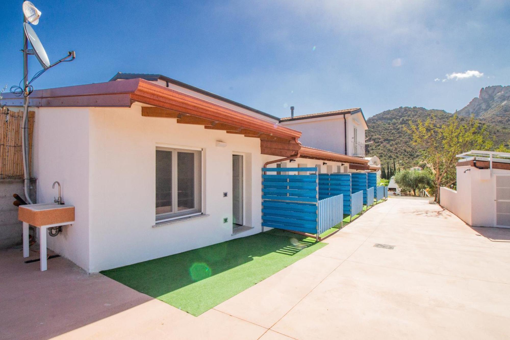 S'Omu E Chicchinu Rooms Cardedu Bagian luar foto
